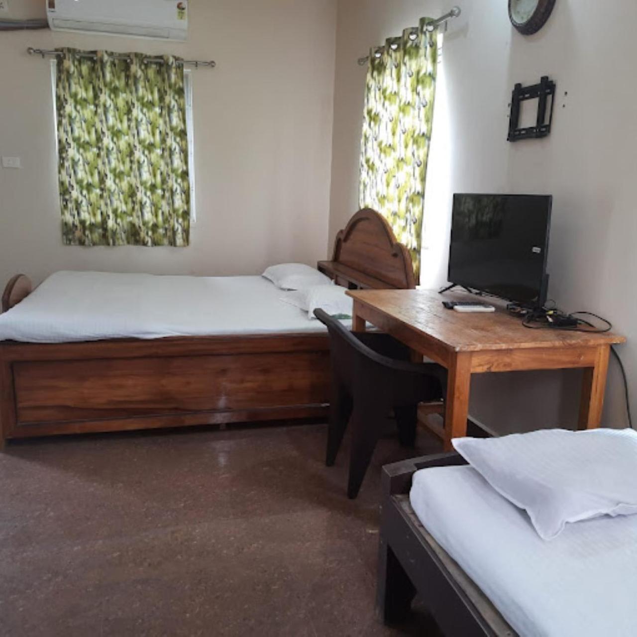 Отель Aiims Nagar Rest House Бхубанешвара Экстерьер фото